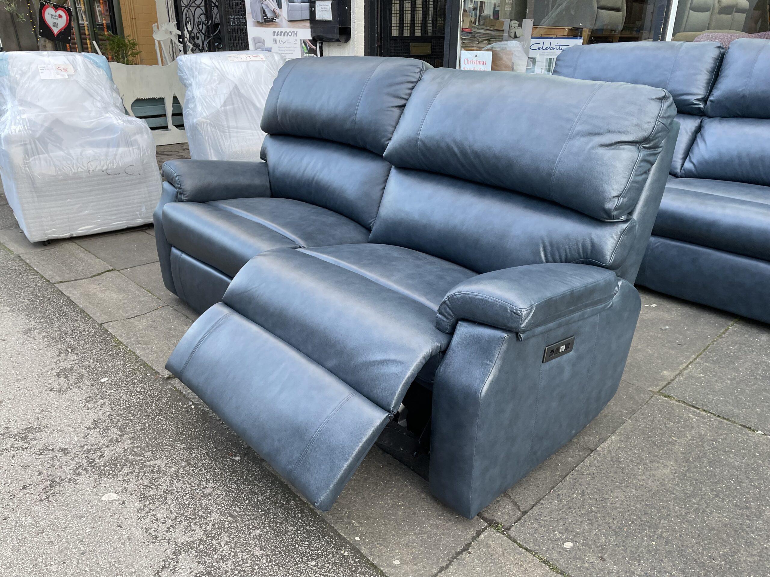 Celebrity Newstead Electric 3Str Recliner Settee in Salento Blue Leather