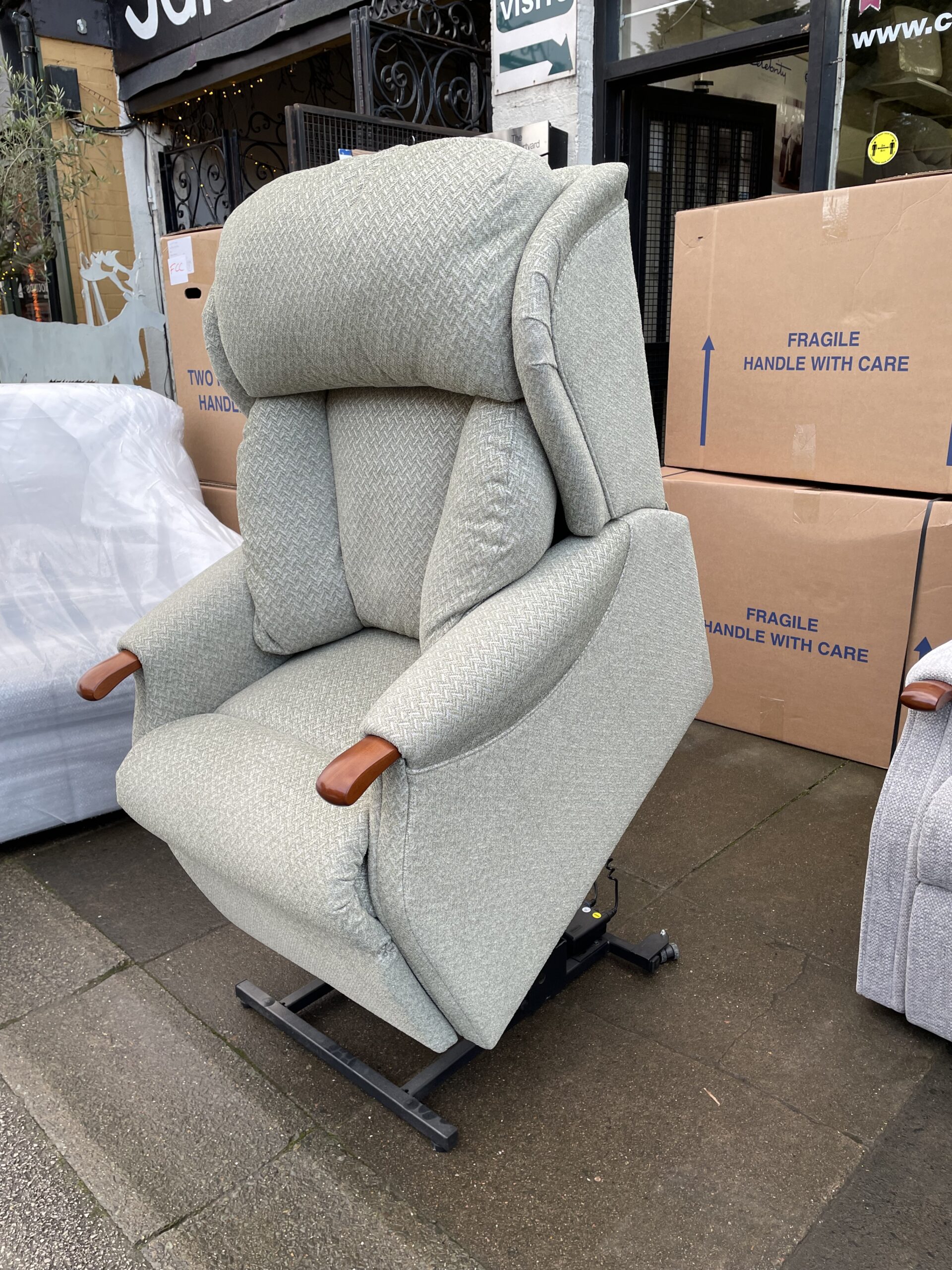 Celebrity Canterbury Petite Dual Motor Riser Recliner in Howard Sage