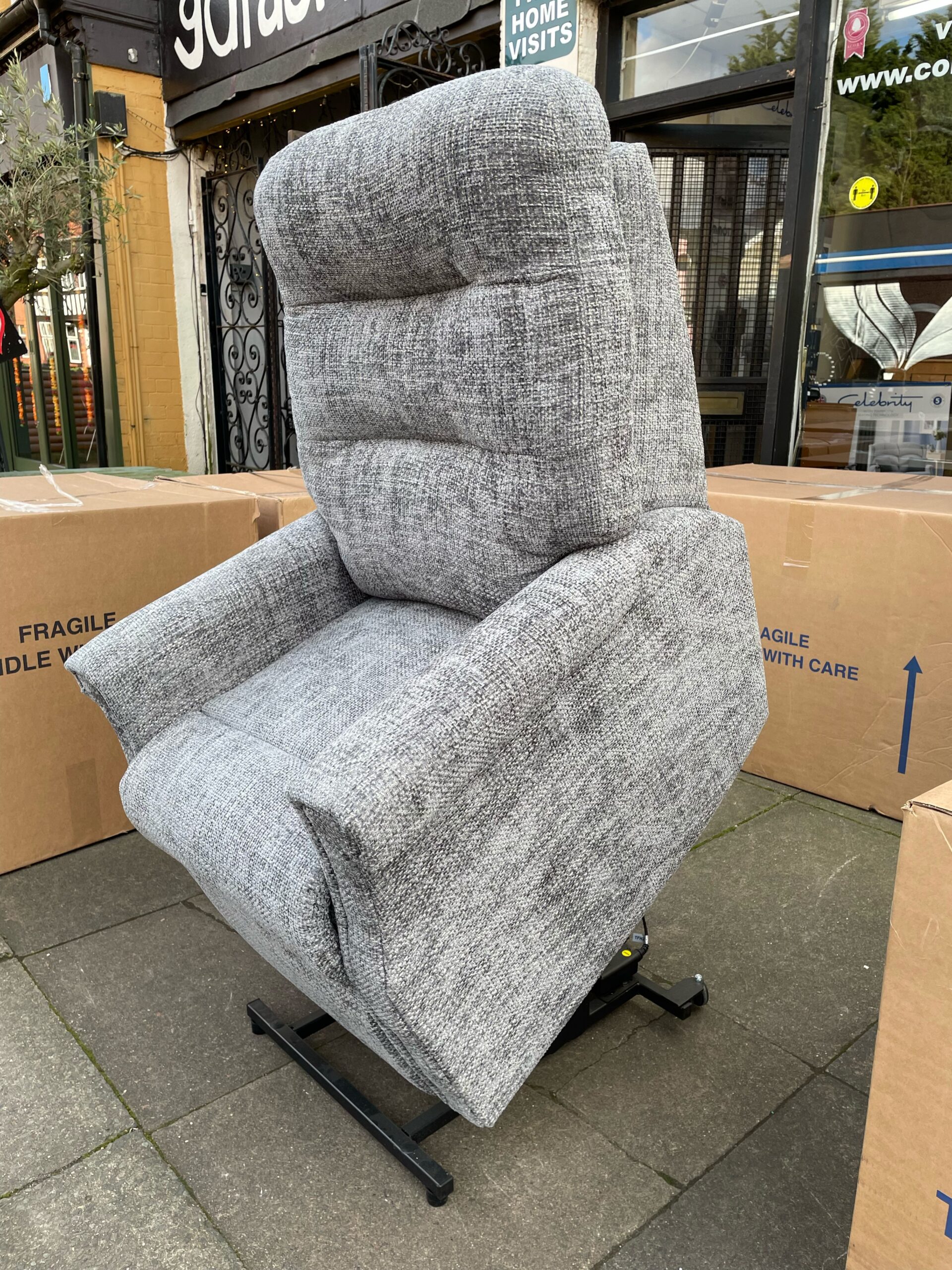 Celebrity Sandhurst Petite Size Riser Recliner in Weave Charcoal