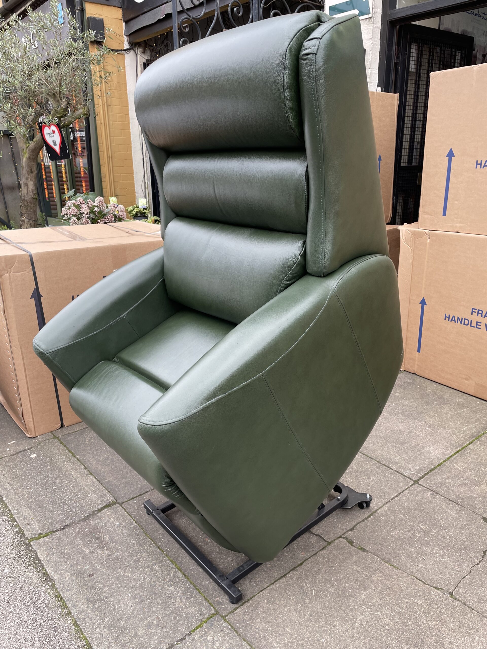 Celebrity Somersby Dual Motor Riser Recliner in Anitque Green Leather