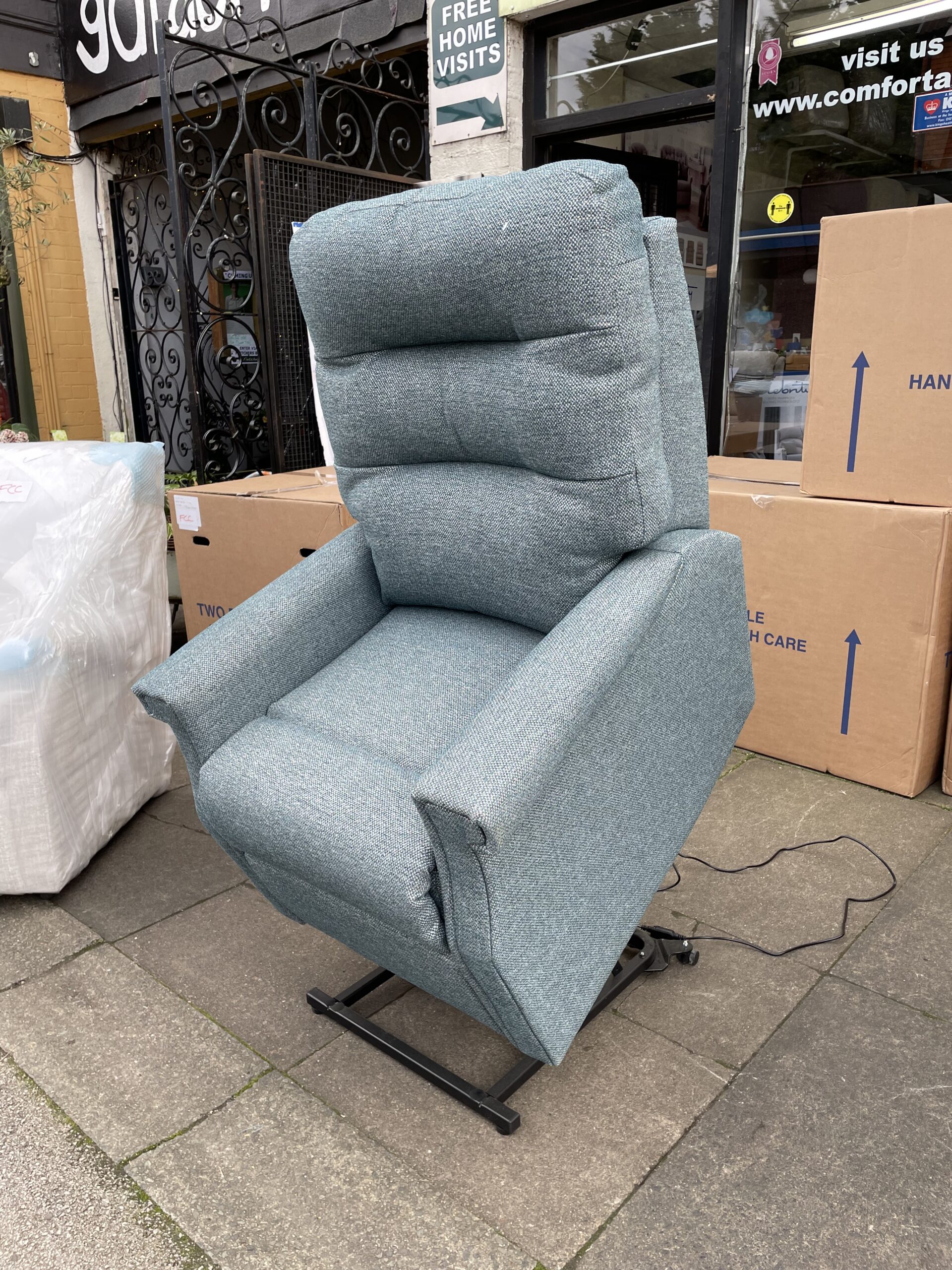 Celebrity Sandhurst Cloud Zero Dual Motor Riser Recliner in Soul Jupiter with Adjustable Headrest in Standard Size