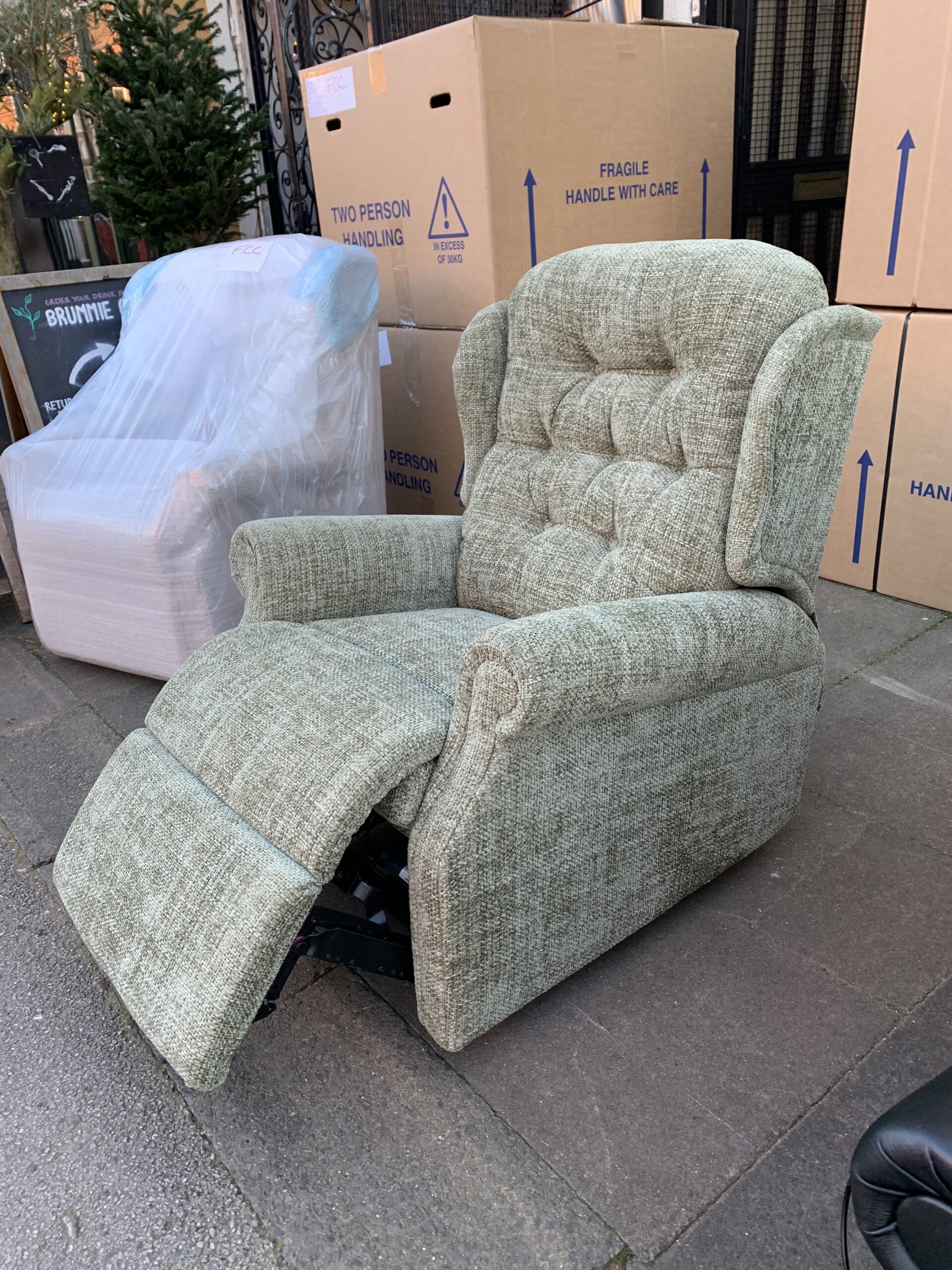 Celebrity Woburn Electric Powered Recliner with USB Charge Port in Compact Size in Weave Green