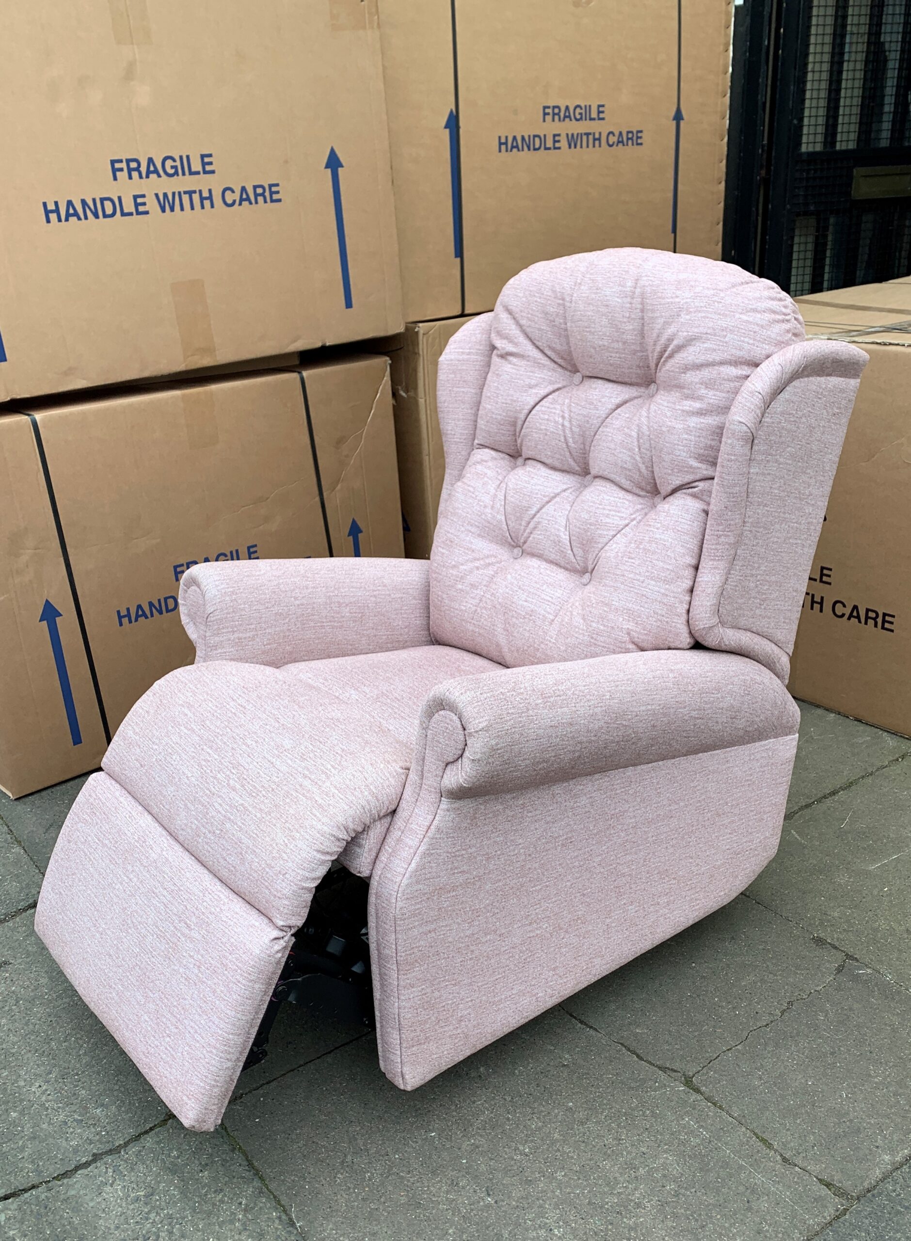 Woburn Petite Dual Motor Electric Recliner in Atlas Rose